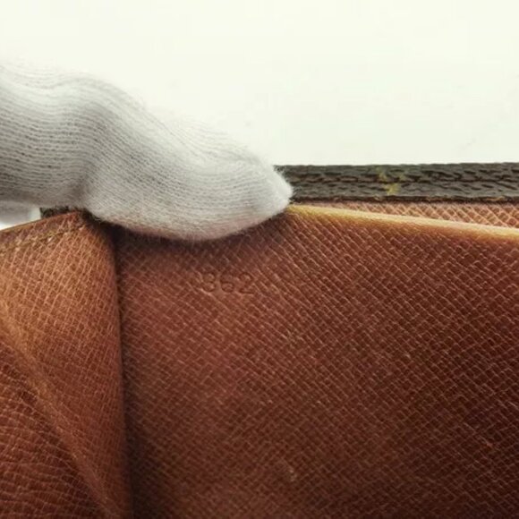 LOUIS VUITTON W Hook Wallet Monogram Beige Monogram Canvas Authentic Used - Picture 6 of 9